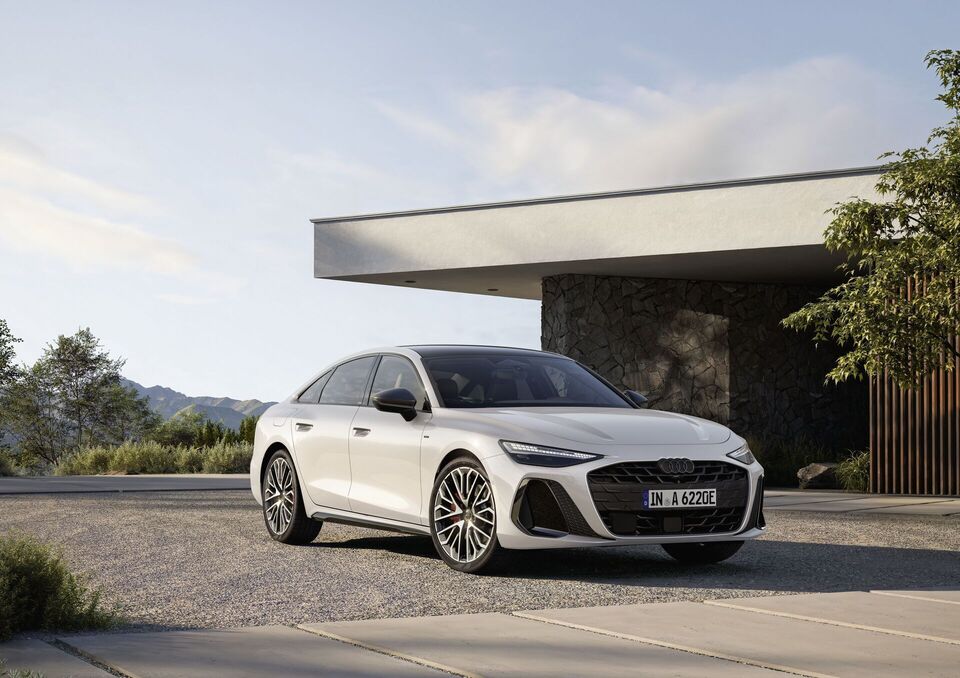 A6 Sedan e-hybrid quattro automobilio nuoma