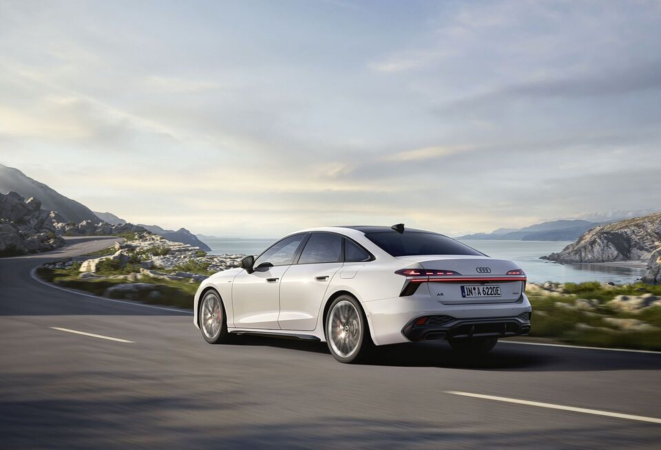A6 Sedan e-hybrid quattro automobilio nuoma